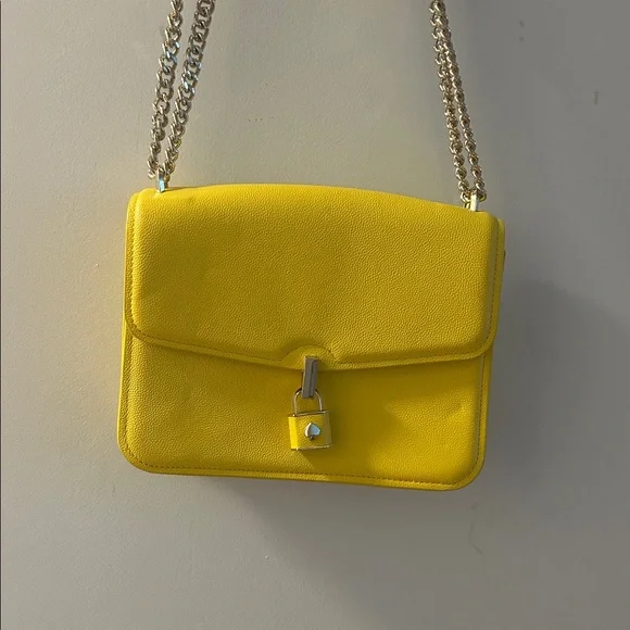 Kate Spade Locked Large Flap shoulder Bag in Pebbled Leather - Picture 2 of 11